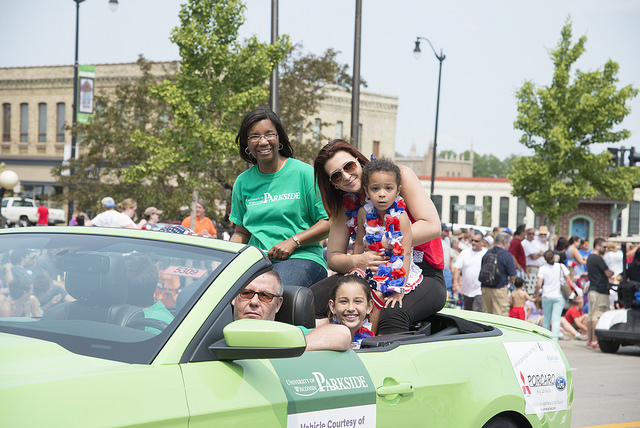 4th Parade UWP Alumni Mustang