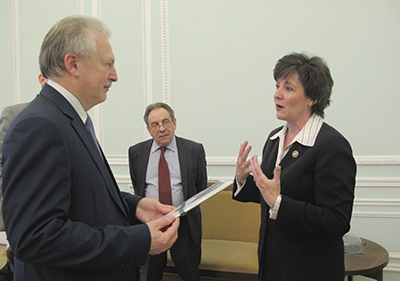 Chancellor Ford presents artwork to Rector Maximtsev Chancellor Ford presents artwork to Rector Maximtsev