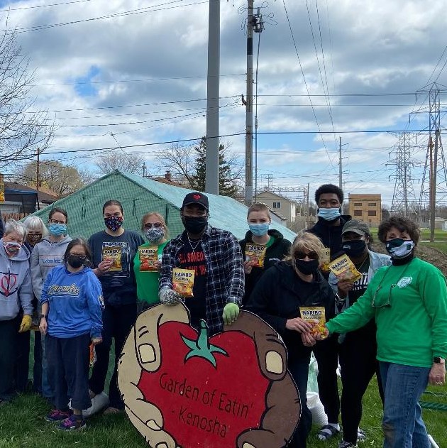 Parkside Day Volunteers at Garden of Eatin