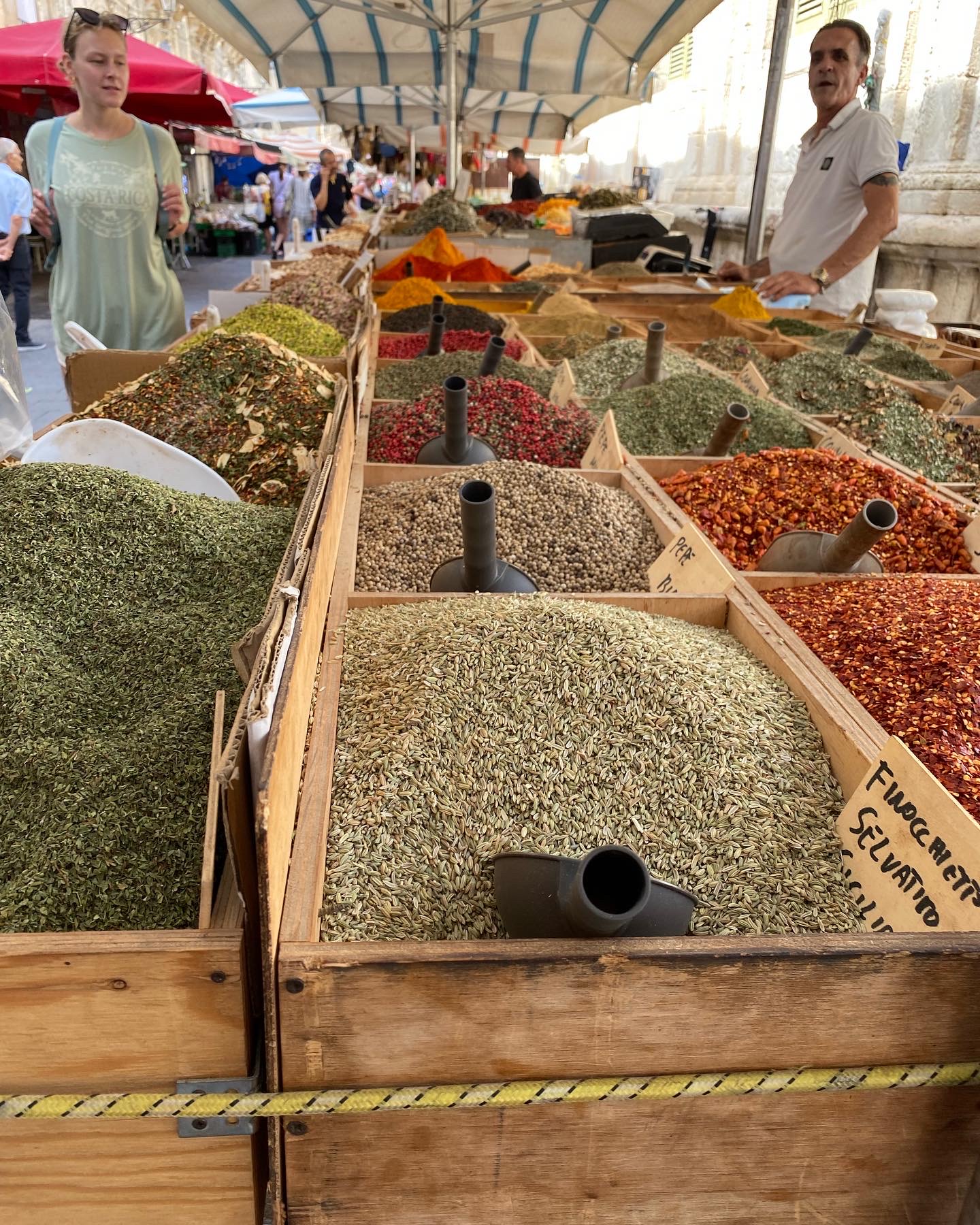 a view of an outdoor Italian market from study abroad