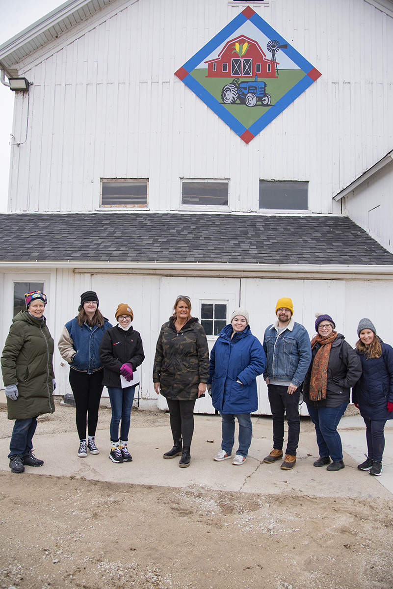Geography students tour Quilts on Barns farms for GIS project.