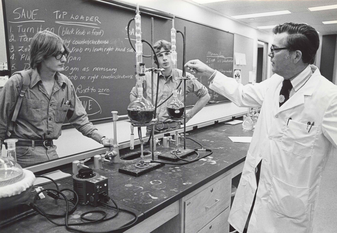 Dr.Knight Dr.Knight