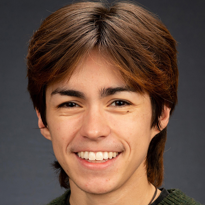 Headshot of Hugo Dums