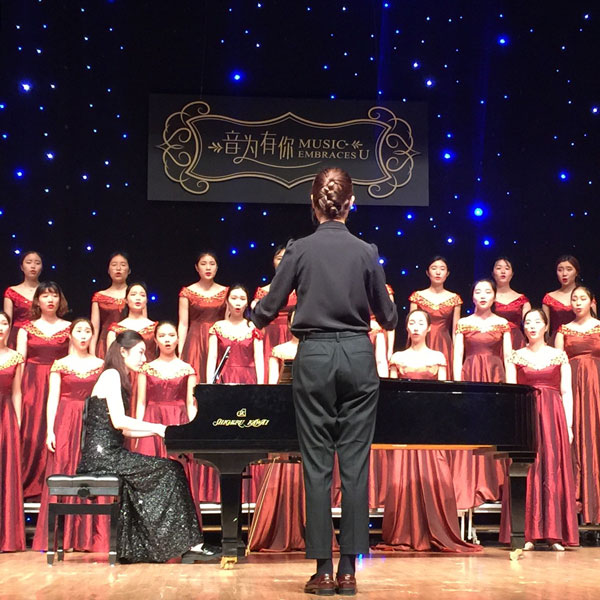 Jianghan-Choir-1