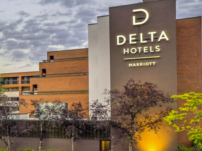 Delta hotel 2024-05-31 at 12.58.08 PM Image of the Delta hotel entrance in Racine