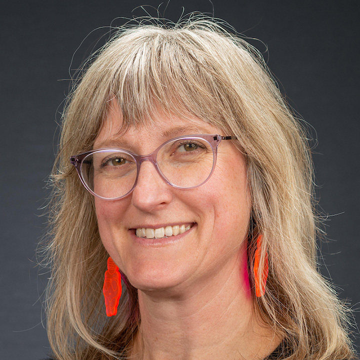 Headshot of Leslie Vaglica