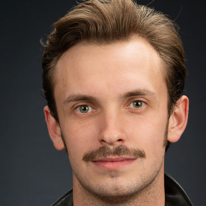 Headshot of Mark Warden