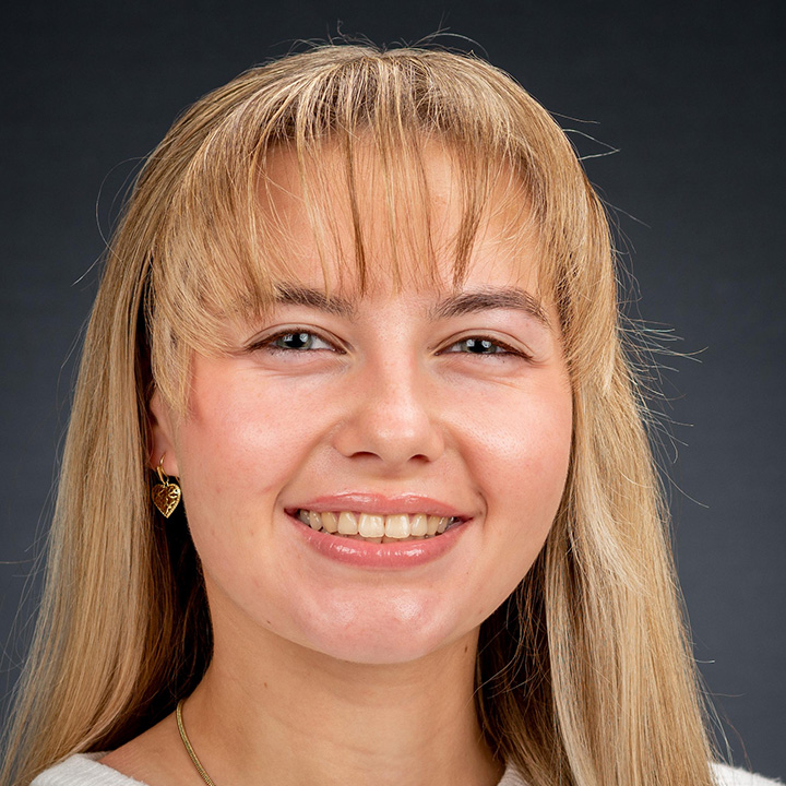 Headhot of Lilly Hendricks