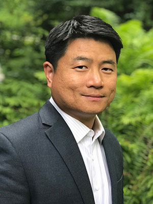 Yang tao headshot