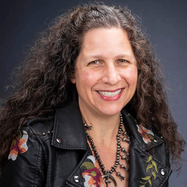 Lisa Barber headshot