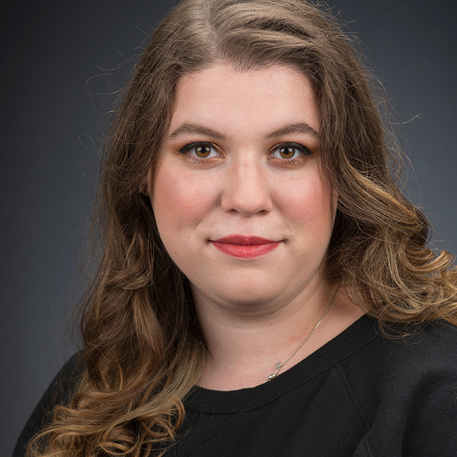 Cernuska_Isabella-17 headshot