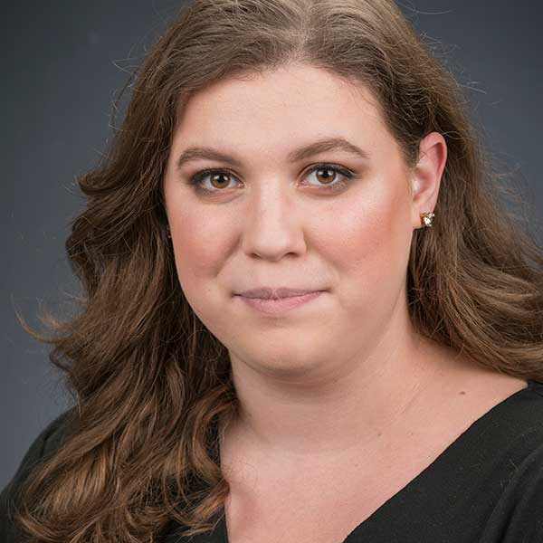 Cernuska_Isabella-17 headshot
