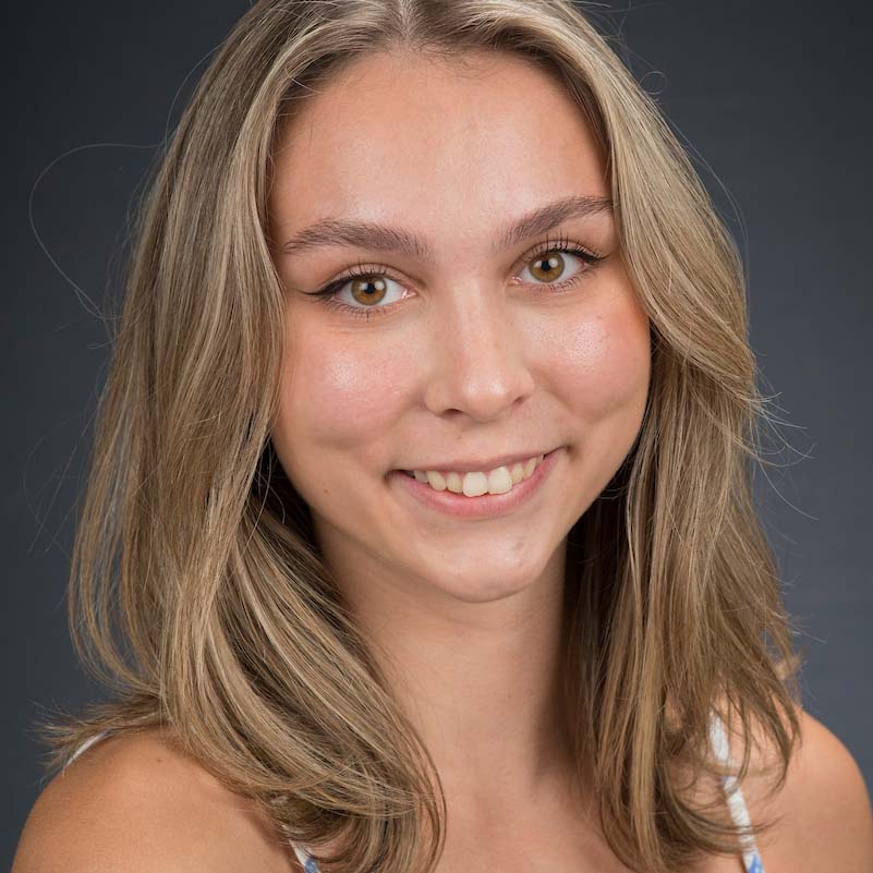 Crecchio_Maddison-8 headshot
