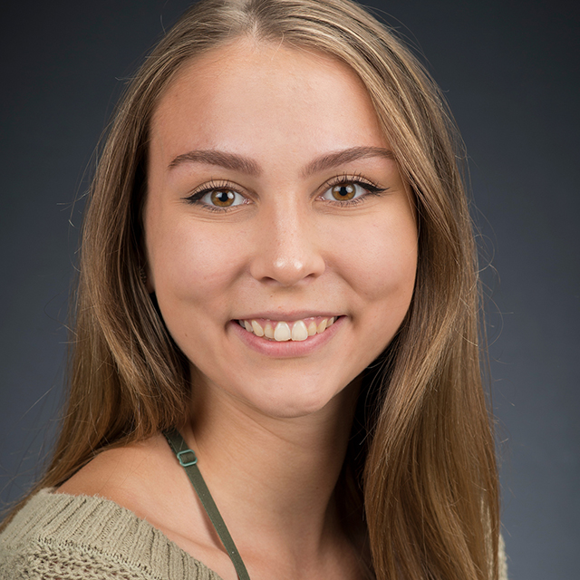 Crecchio_Maddison-8 headshot