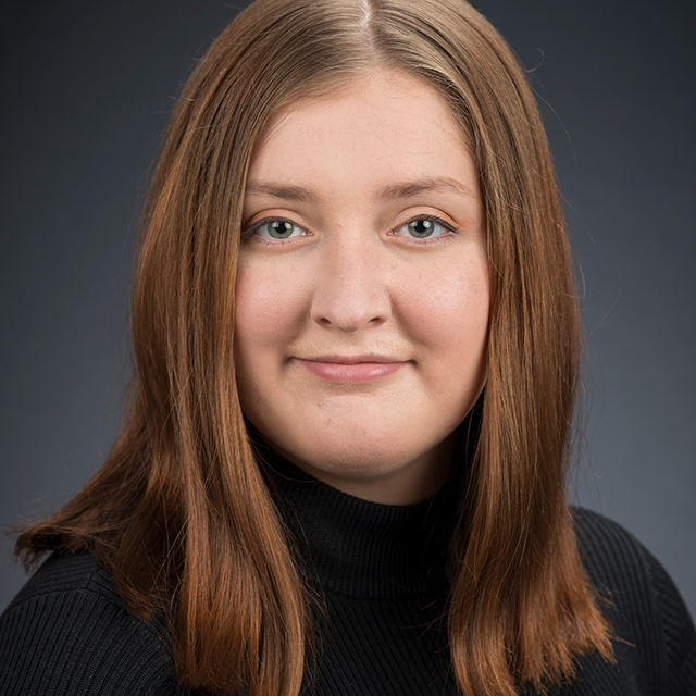 Foley_Emma-16 headshot