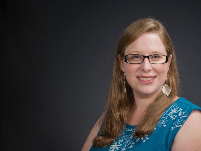 Headshot of Caitlin Curtis