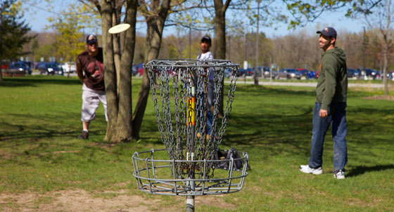Player throwing disc