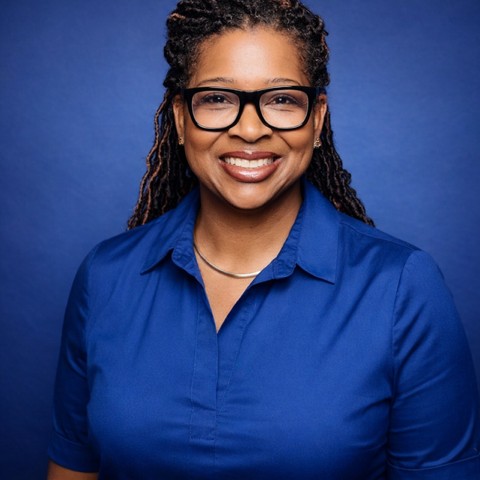 Rae Livingston Headshot